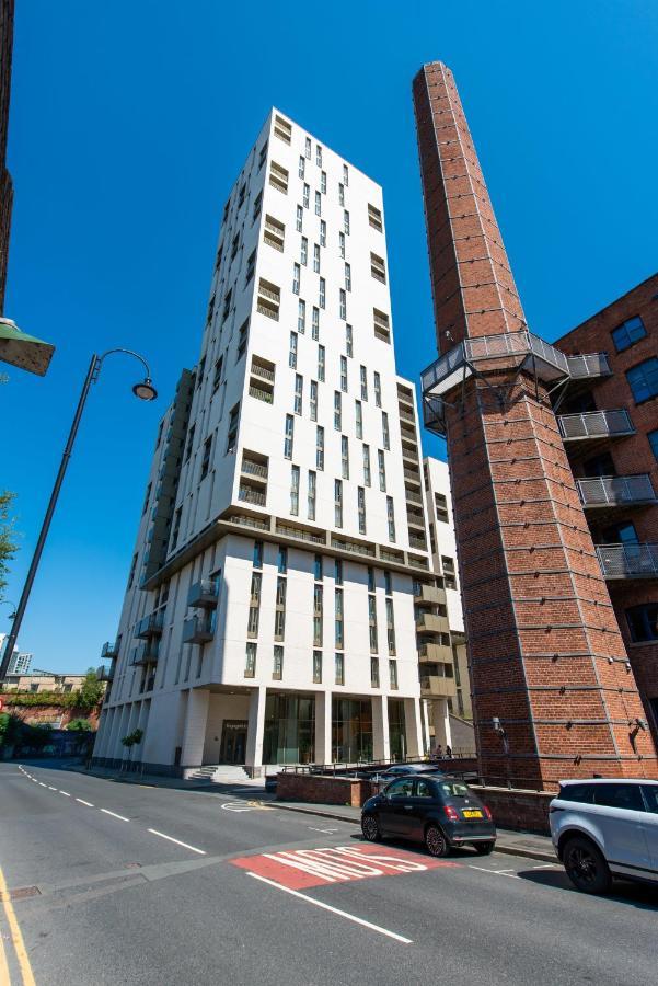Modern Apartments in Manchester Apartment *